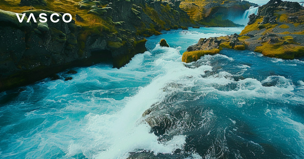 The picture of a river in Iceland.